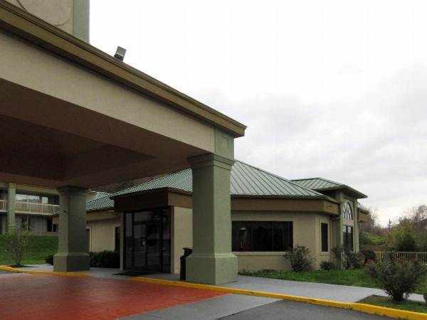 OYO Hotel Harriman image 1