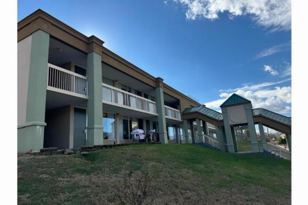 OYO Hotel Harriman image 12