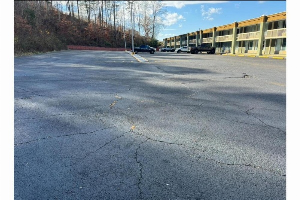 OYO Hotel Harriman image 14