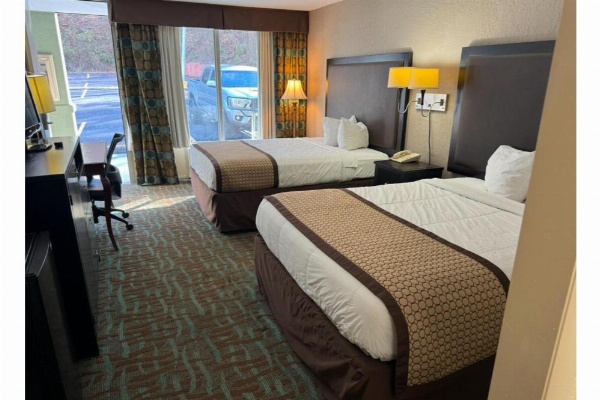 OYO Hotel Harriman image 26