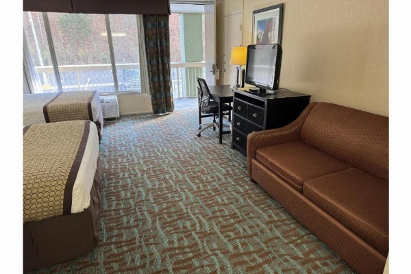 OYO Hotel Harriman image 30